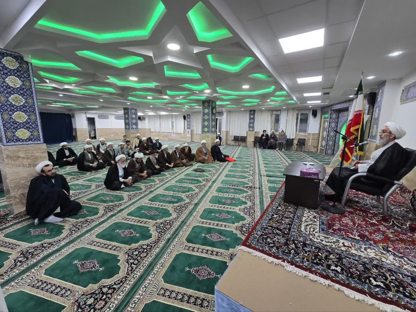 برگزاری جلسه توسل ماهانه هیئت حضرت بقیة الله عج (هیئت استادان و فضلای حوزه علمیه اراک )